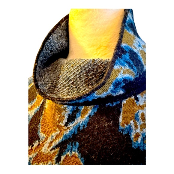 Fuzzi Virgin Wool Italian Knit Floral Design Turtleneck Sweater - Picture 4 of 5